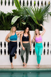 Yoga girls wearing sustainable yoga clothing on different colors by Moonah Wear